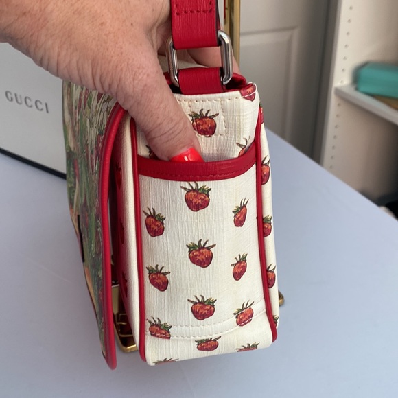 Gucci • Strawberry Fairy Messenger Bag - Picture 8 of 17